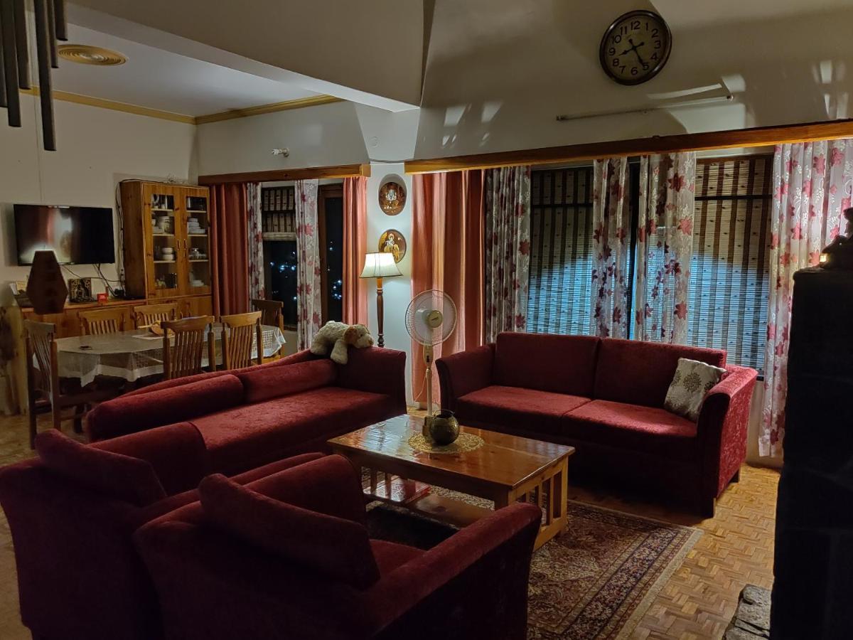 Aashirwad Homestay Kulu Esterno foto