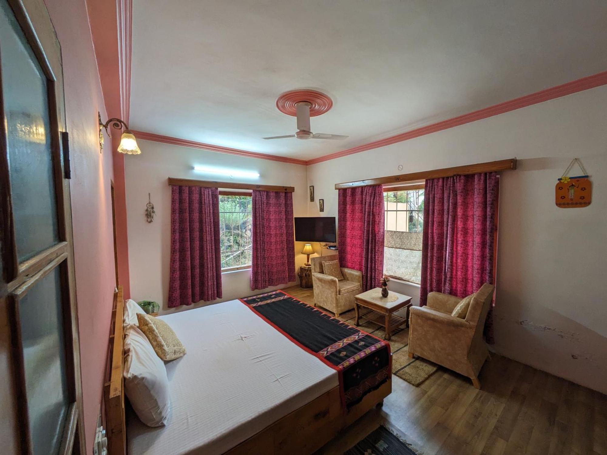 Aashirwad Homestay Kulu Camera foto